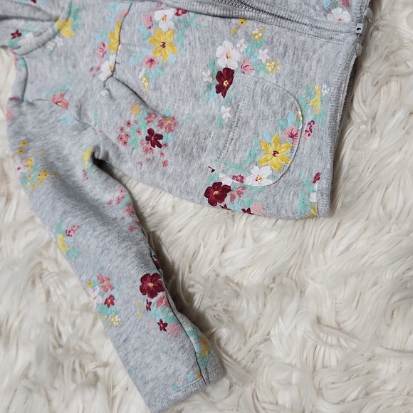 Carter's 24 month bundle - Picture 8 of 11